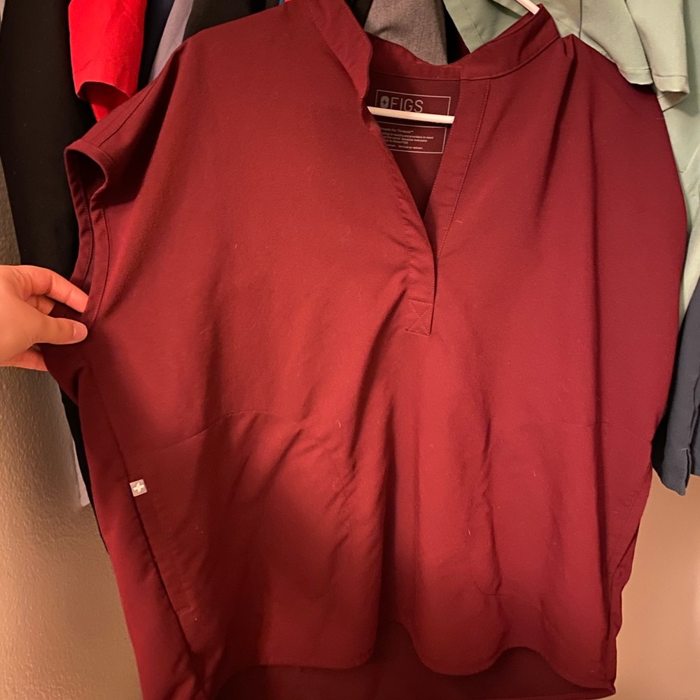 Figs Rafaela scrub top Burgundy size L ♥️